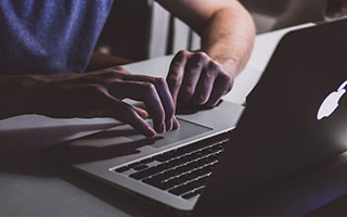 星空体育官网-石宇奇鏖战三局不敌对手 止步全英赛男单首轮